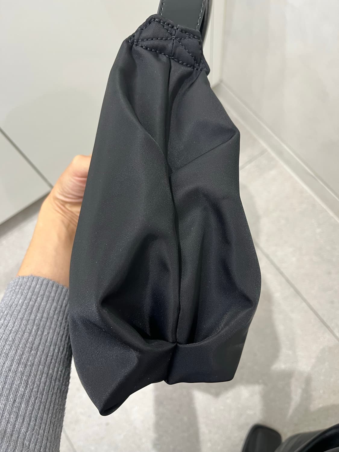 낫띵리튼 나일론 호보백 블랙 상품이미지7