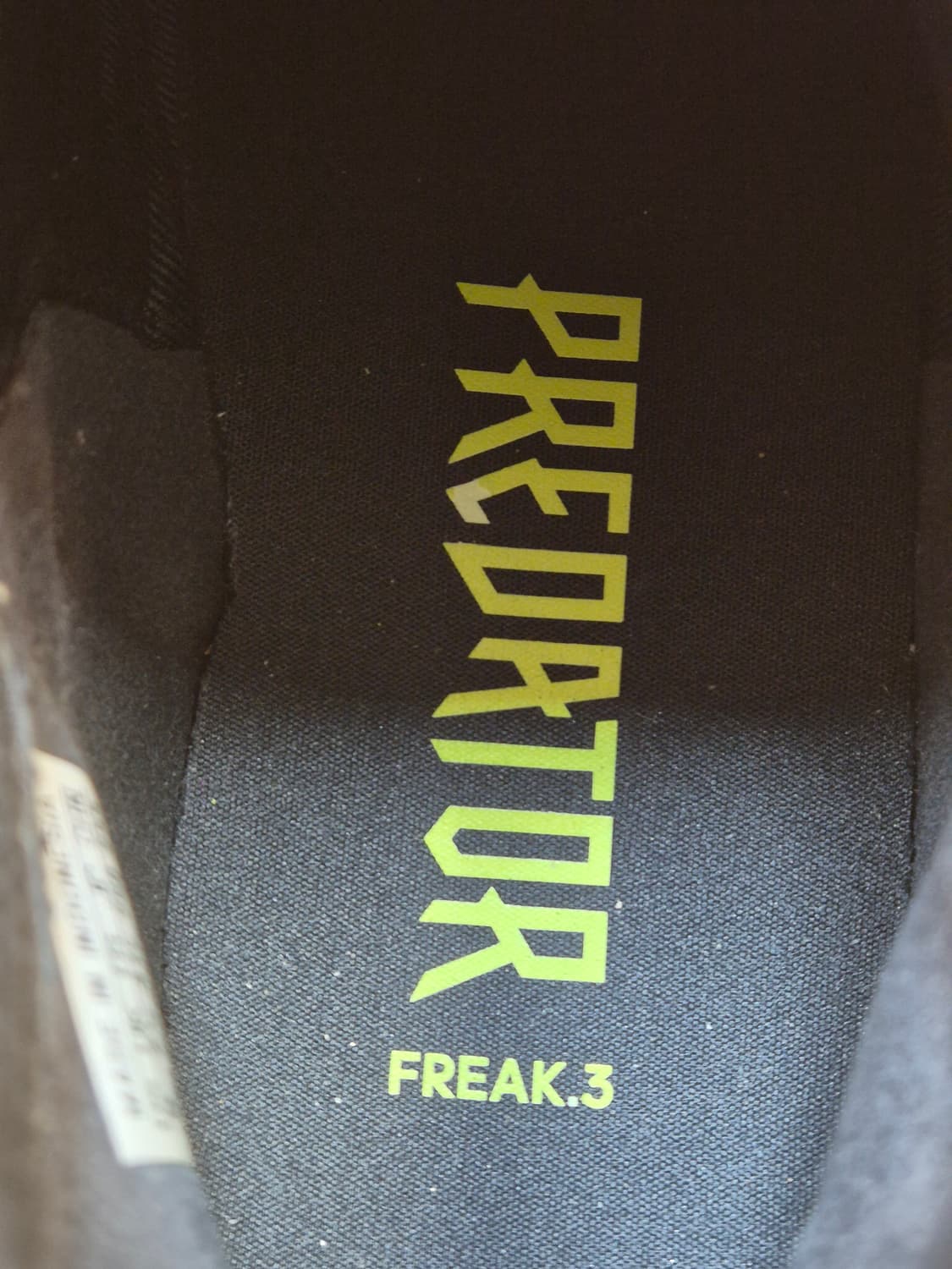 아디다스 프레데터 Freak.3 풋살화 260mm 판매합니다. 
쨍한 파 상품이미지6