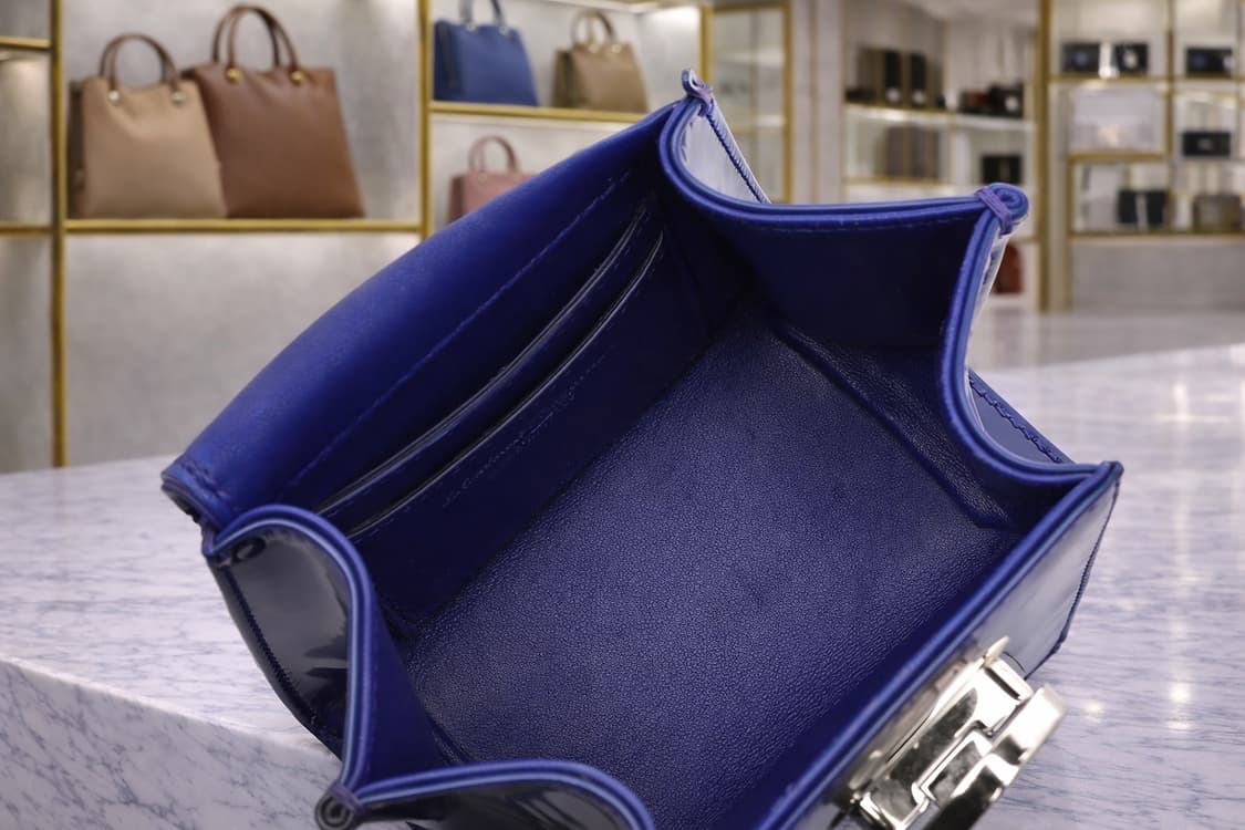 [A급] 페라가모 아이코닉 탑핸들 판매합니다!!! 상품이미지4