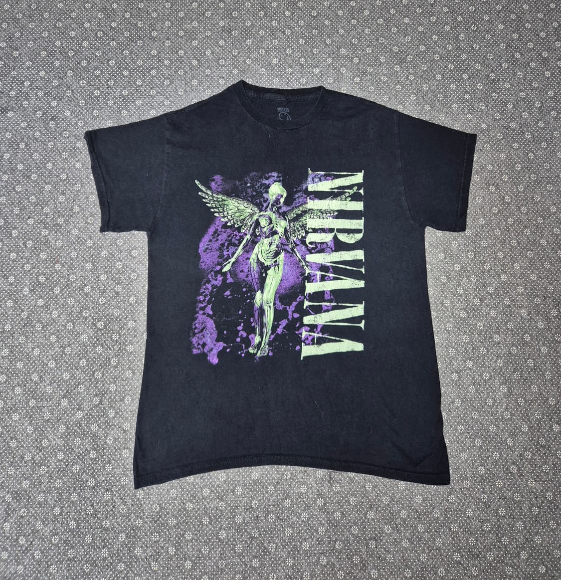 [M] 너바나 3집 IN UTERO 오피셜 -140

총장 : 66
어깨 상품이미지1