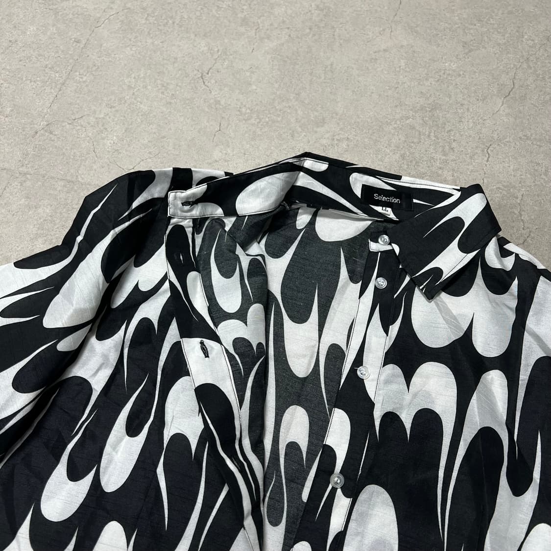 블랙앤화이트 패턴 셔츠 상품이미지5