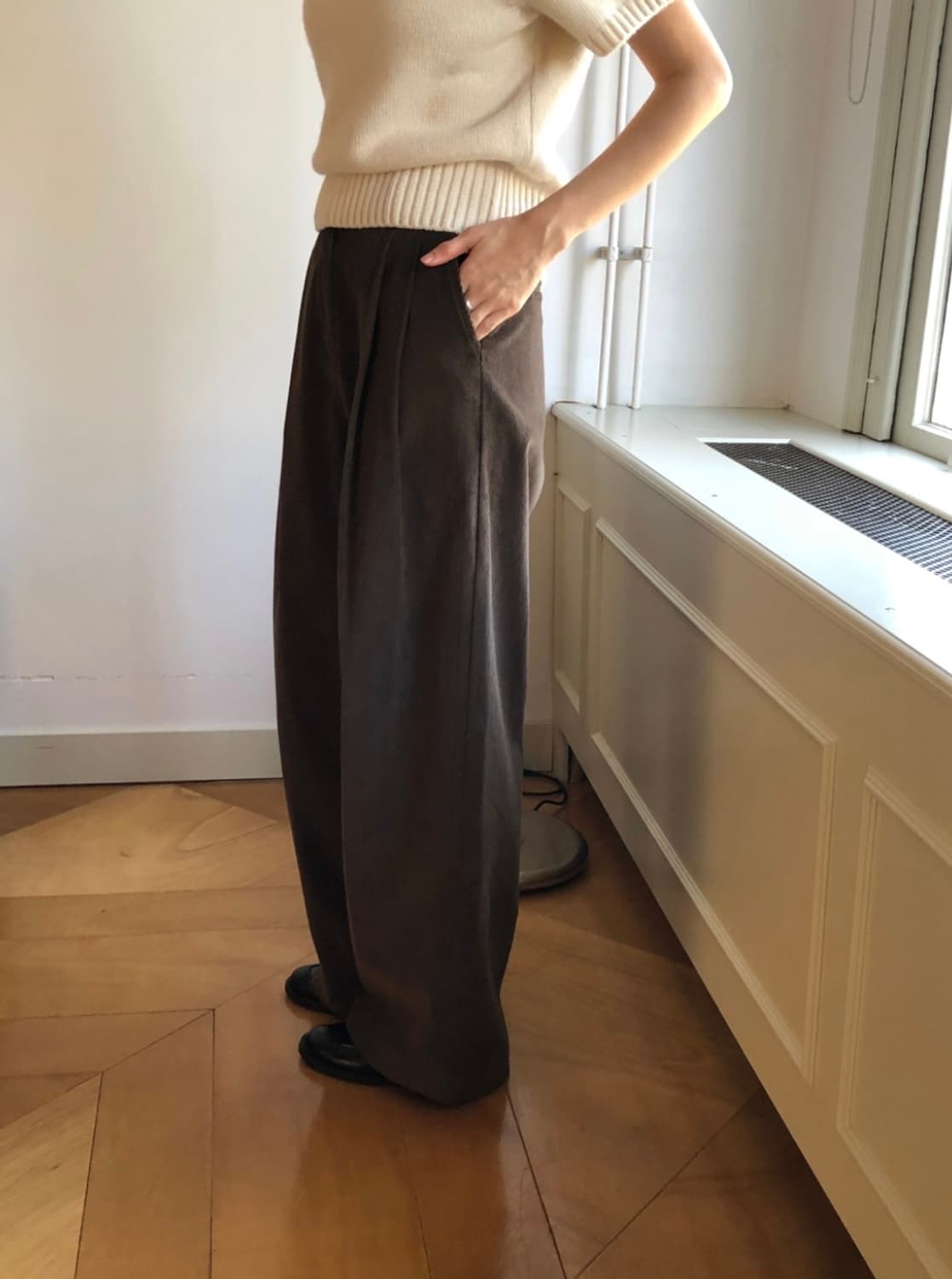 [르모어/미착용] 코듀로이 핀턱 슬랙스 카키 상품이미지7