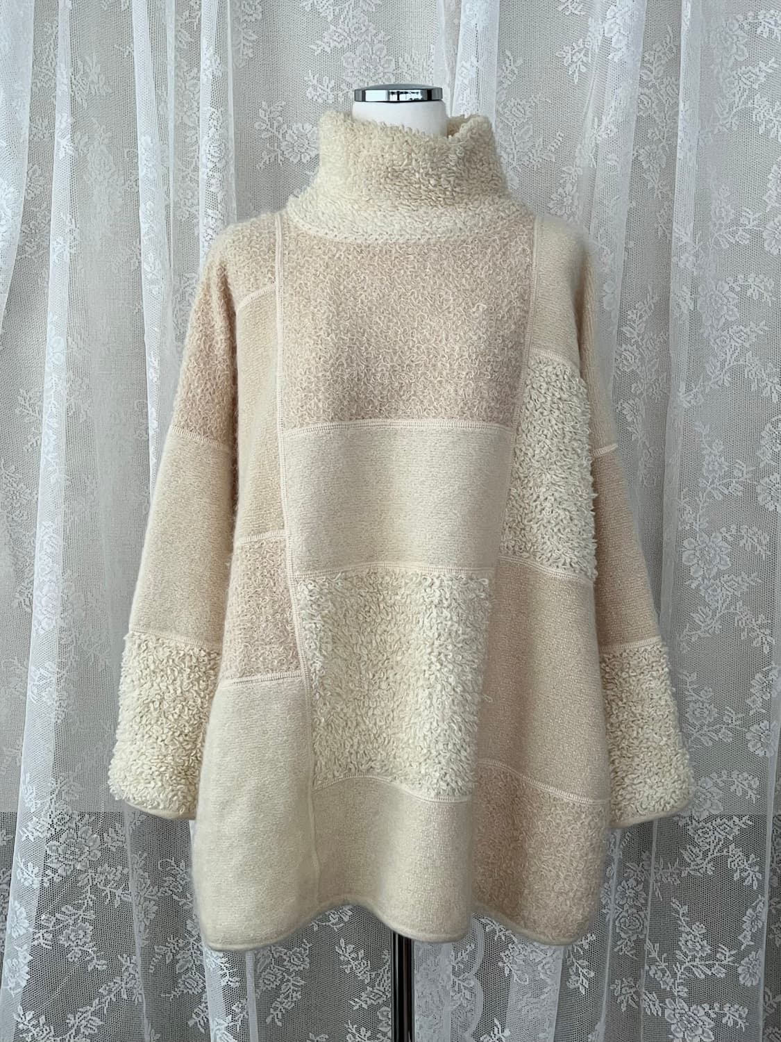 34) 에스까다 ESCADA 터틀넥 오버사이즈 니트 크림 상품이미지1