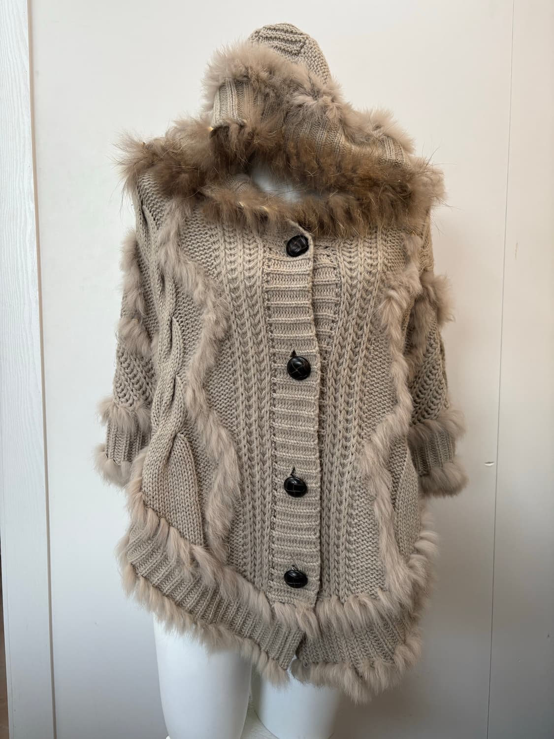 레빗 퍼 케이프 상품이미지1