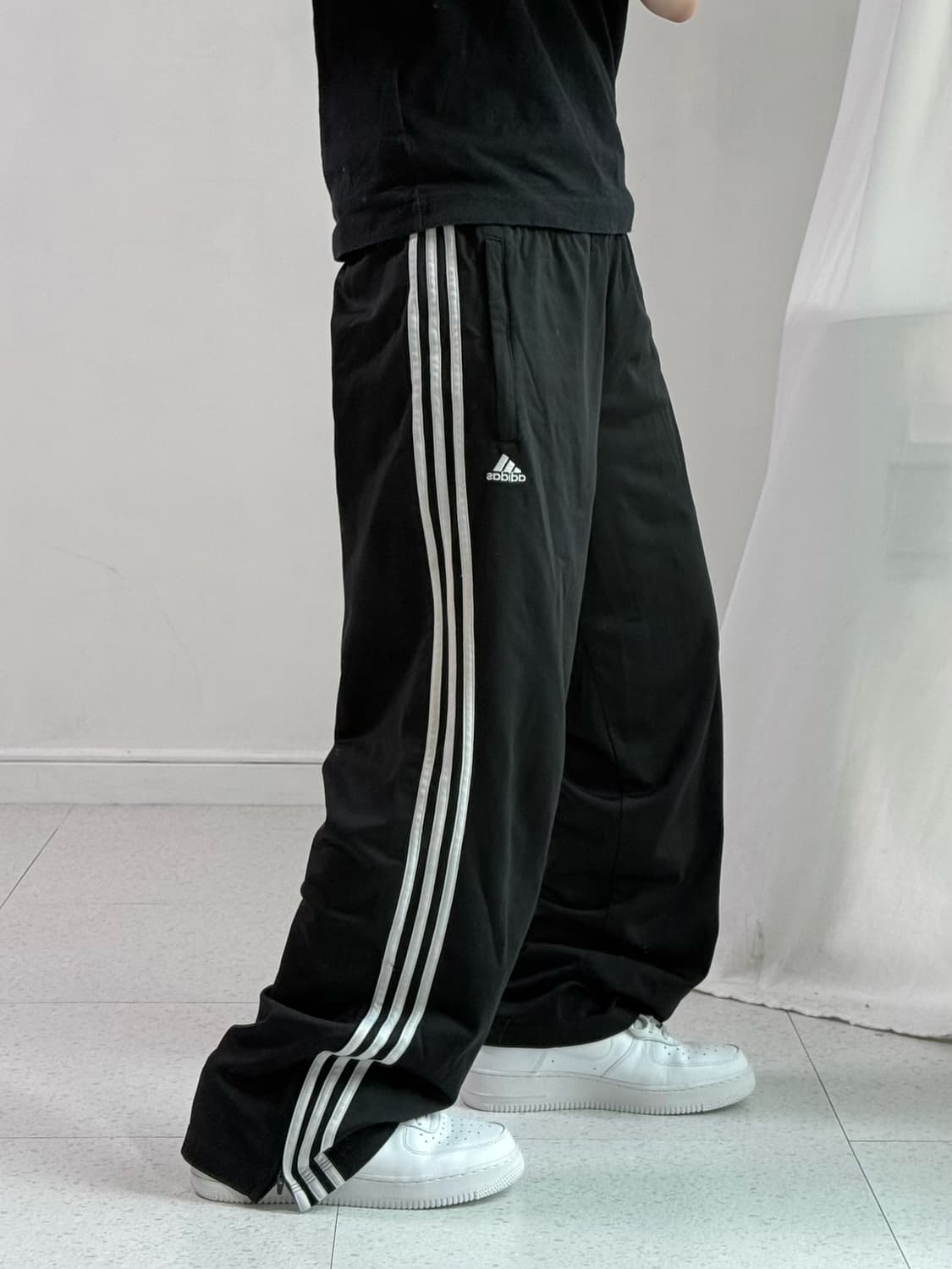 아디다스 블랙 삼선 트랙팬츠 상품이미지2