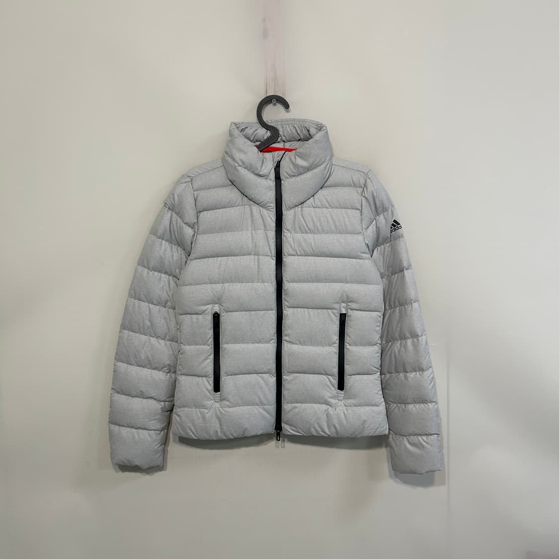 아디다스 여성 구스다운 경량 패딩 M  상품이미지1