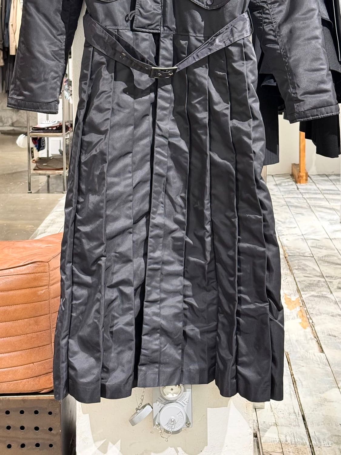 페노메논 10aw 블랙 N3B 플리츠 롱 파카 상품이미지3