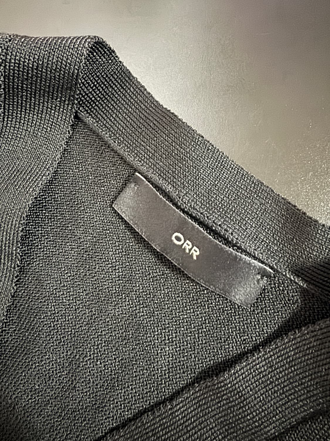 여성 오르 ORR 21시즌 미니멀 블랙 가디건 상품이미지3