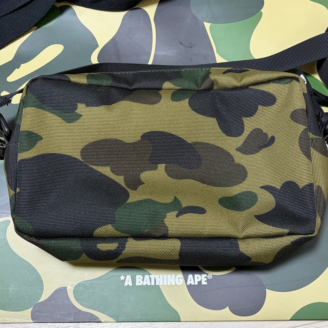 정품 베이프 숄더백 상품이미지3