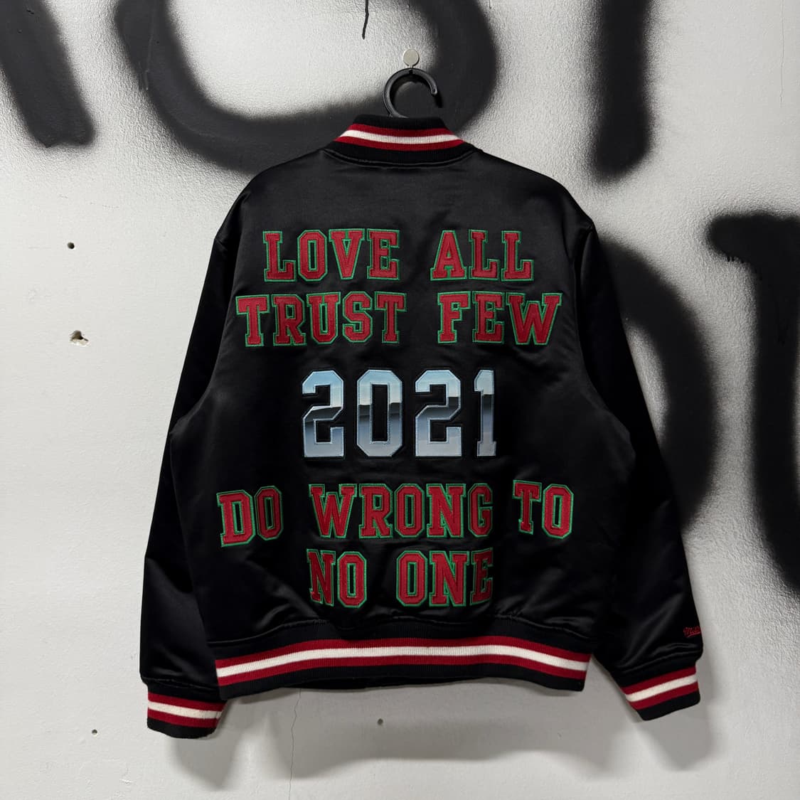 SS21 슈프림 x 미첼 앤 네스 새틴 바시티 자켓 상품이미지4