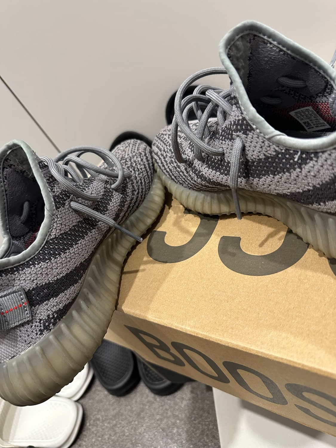 이지부스트350 벨루가 2.0 255 상품이미지4