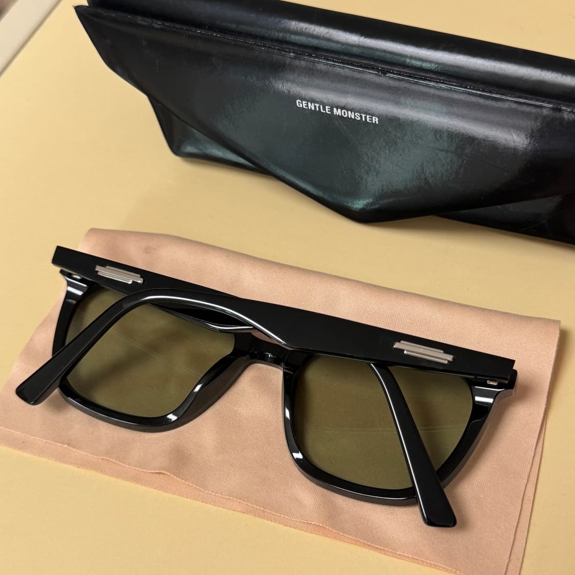 젠틀몬스터 릴리트 카키 선글라스 상품이미지2