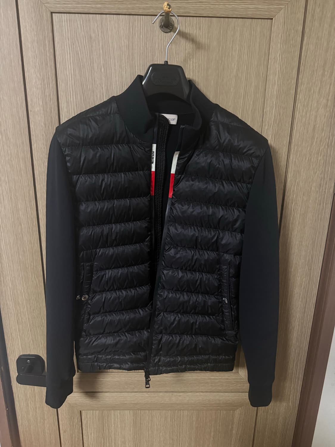 몽클레어 MAGLIA 니트패딩 블랙 상품이미지2