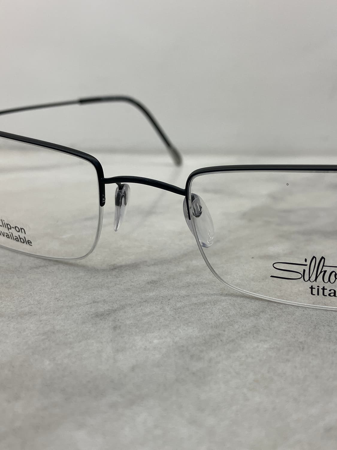 B43 실루엣 Silhouette 초경량 블랙 스퀘어 반무테 안경 상품이미지5