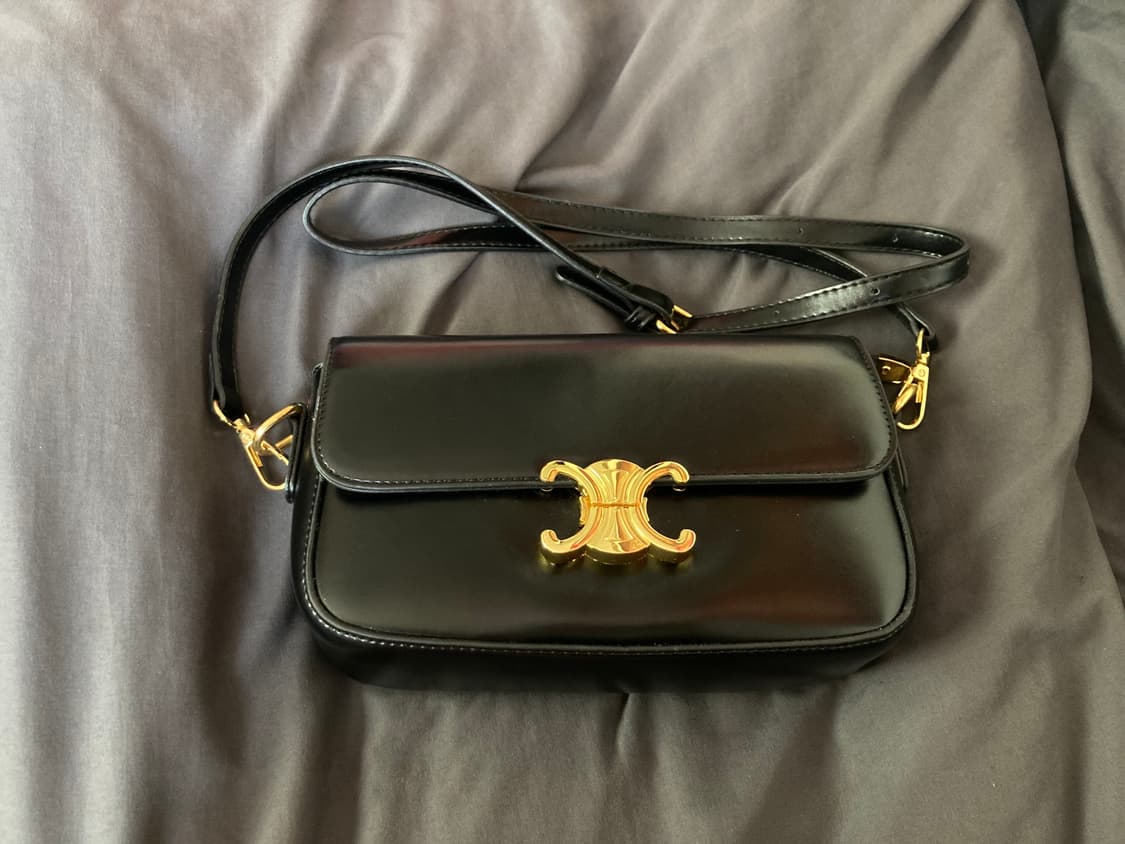 셀린느 트리옹페 틴 블랙 크로스백 상품이미지2