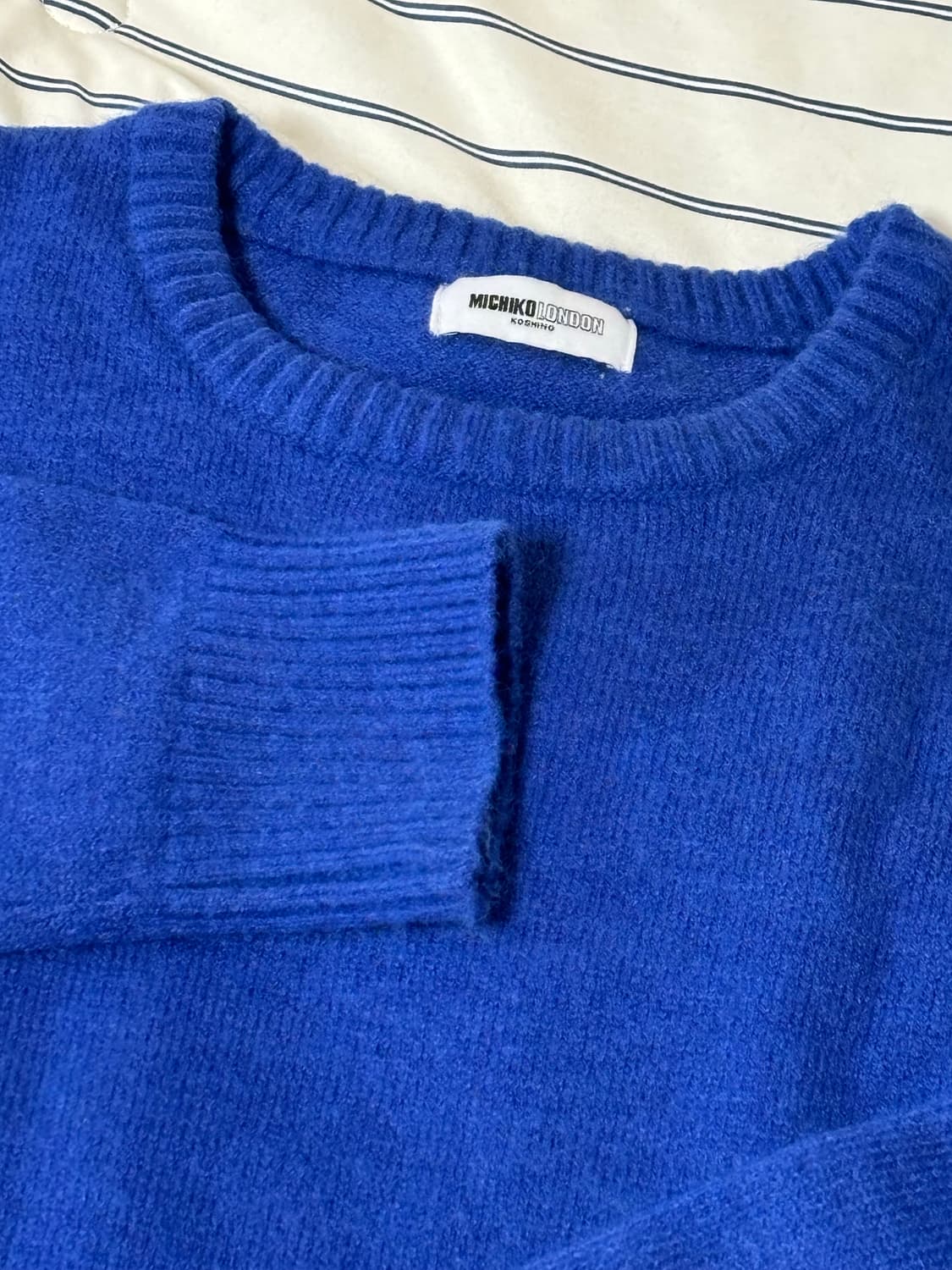 미치코런던 베이직 울 니트 풀오버 코발트 블루 상품이미지7