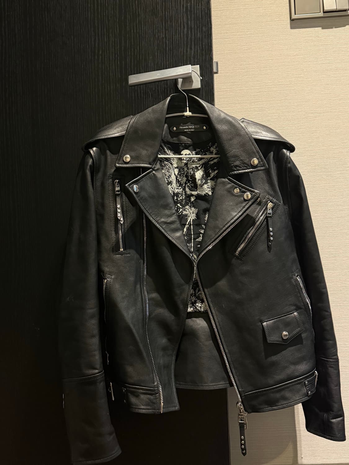 알렉산더 맥퀸 레더 자켓 50 상품이미지1