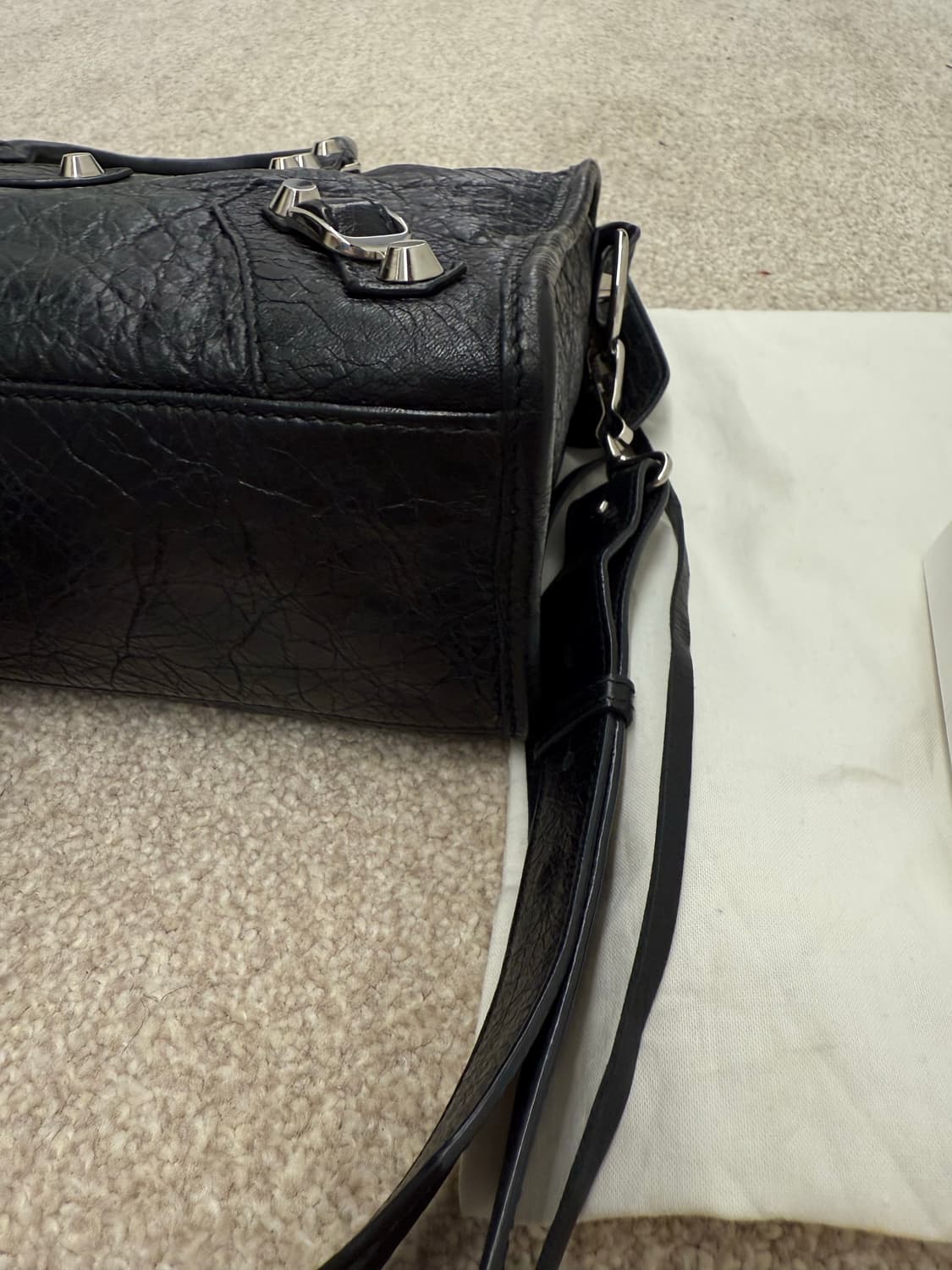 발렌시아가 시티 모터백 블랙 스몰 상품이미지3