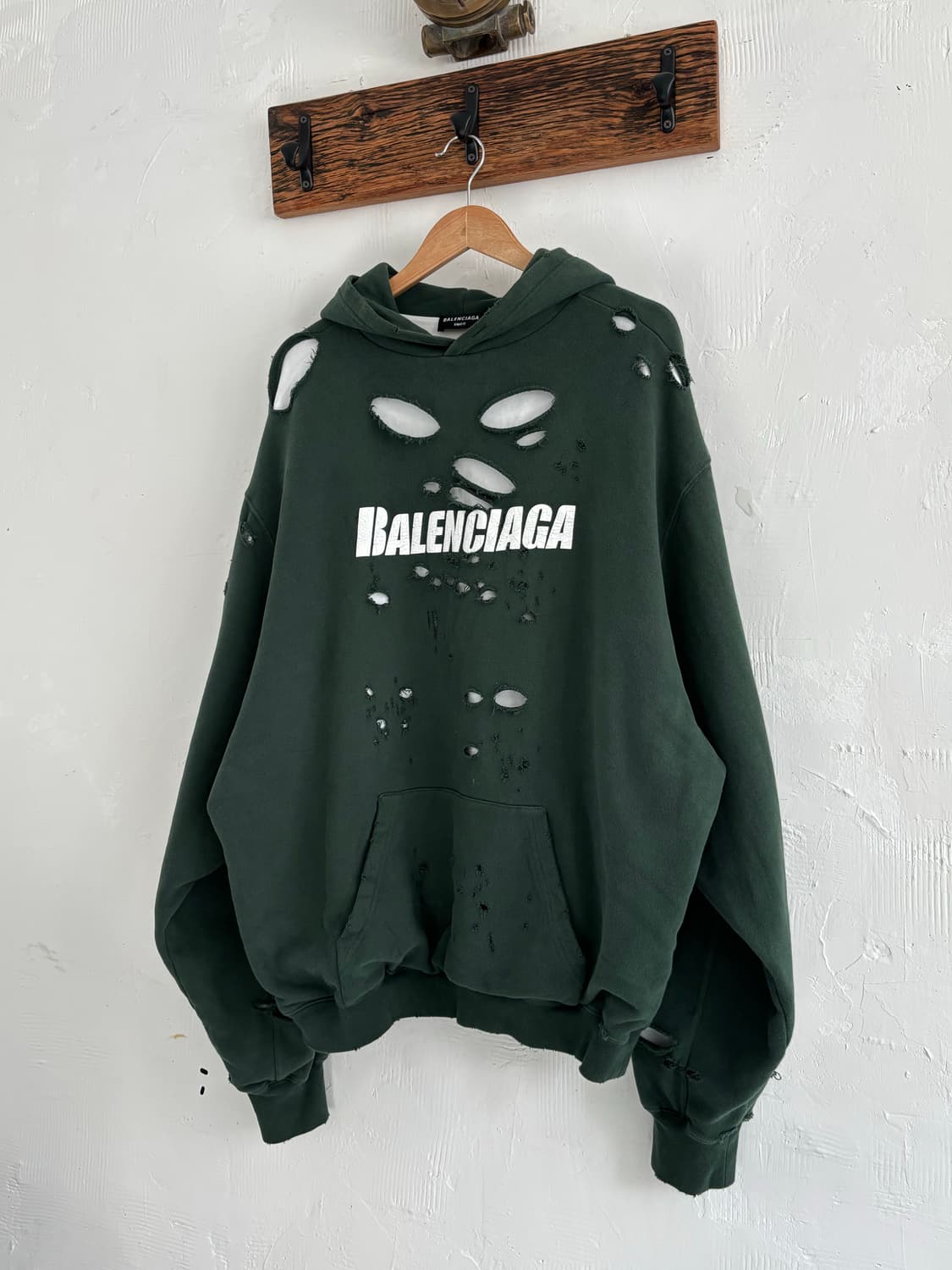 Balenciaga 발렌시아가 디스트로이드 오버사이즈 다크 그린 후드 ​ 상품이미지1