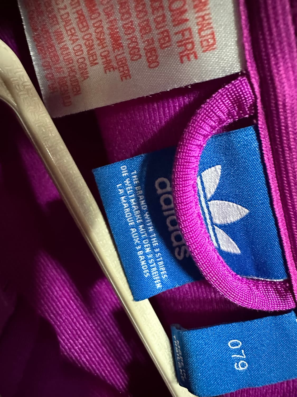 아디다스져지 뒤에 왕불꽃 아디다스파이어버드 트랙탑 집업 상품이미지4