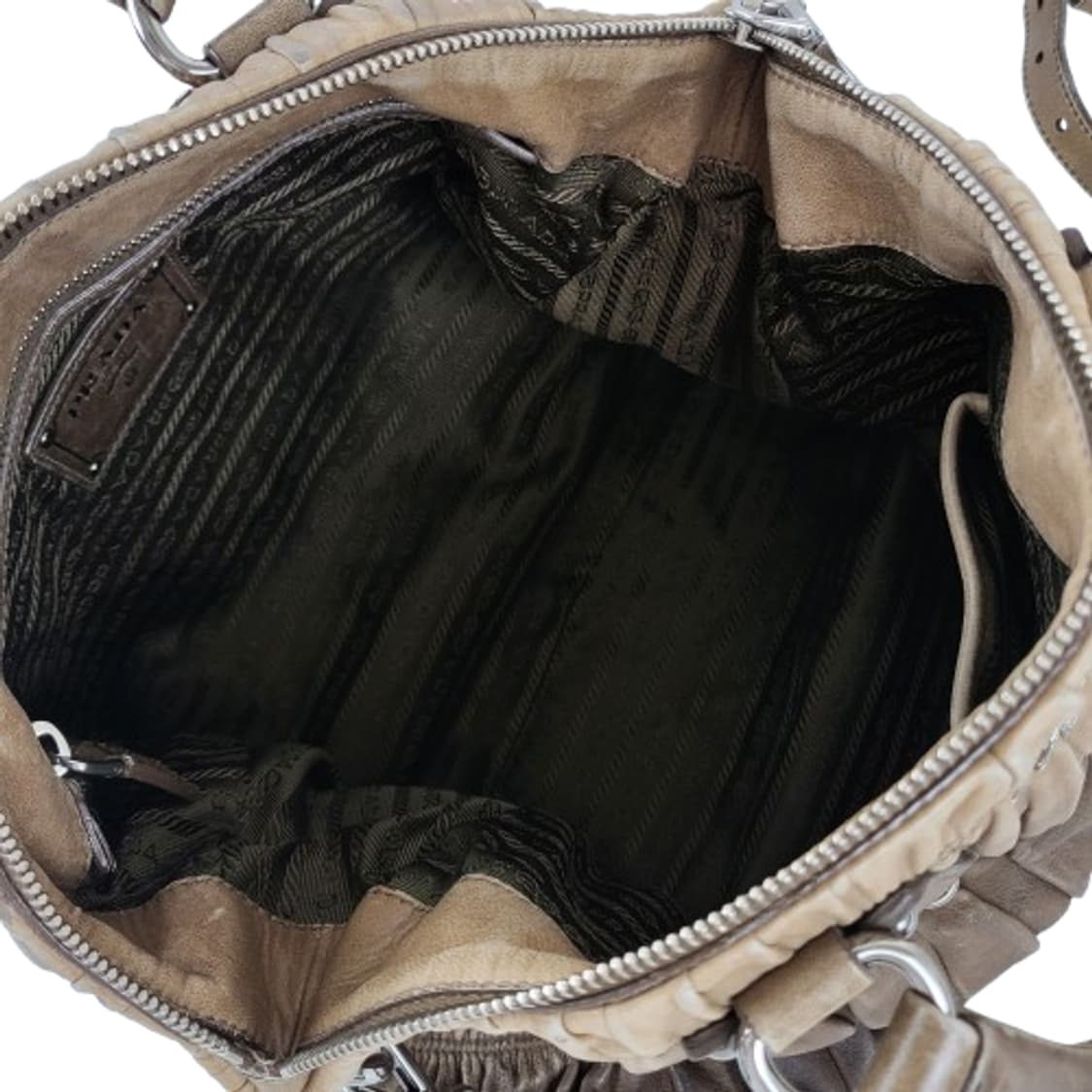 정품 프라다 고프레 나파가죽 옴브레 사첼백 상품이미지10