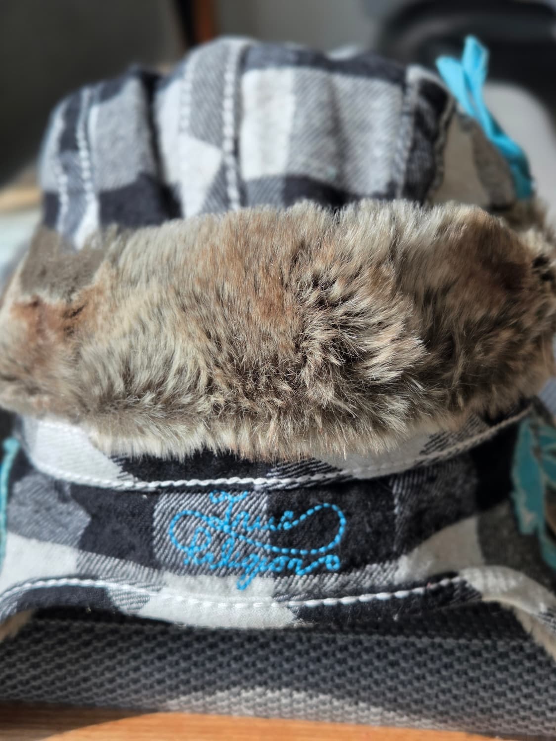 상태최상] 트루릴리전 Y2K 체크 퍼 트루퍼 햇 (귀달이 모자) 상품이미지3