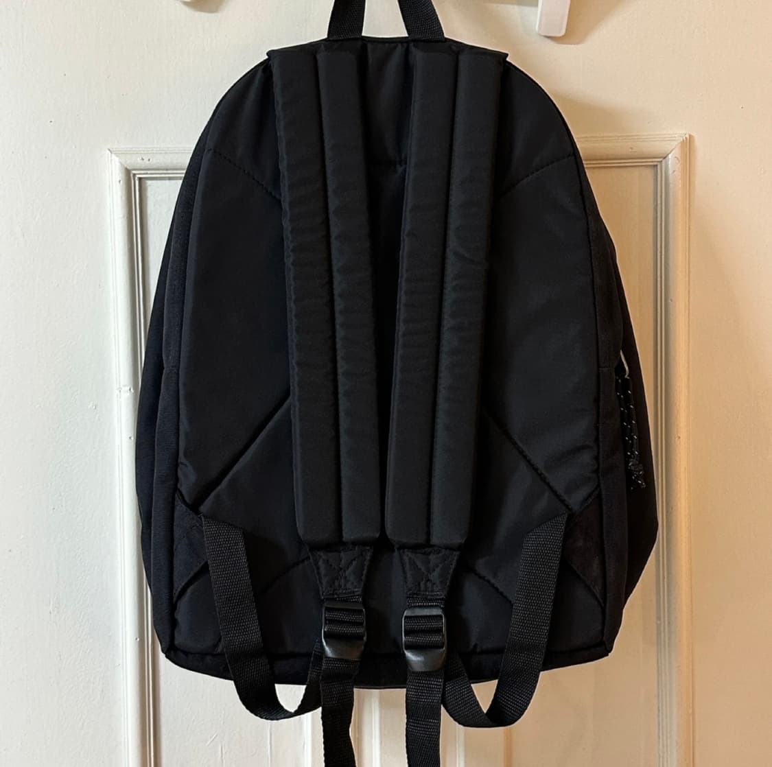 이스트팩 패디드파커 24리터 상품이미지3