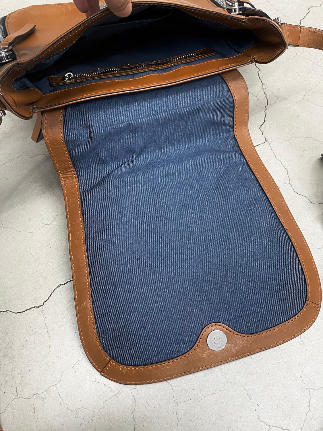 디젤 스터드 웨스턴 숄더 백 상품이미지4