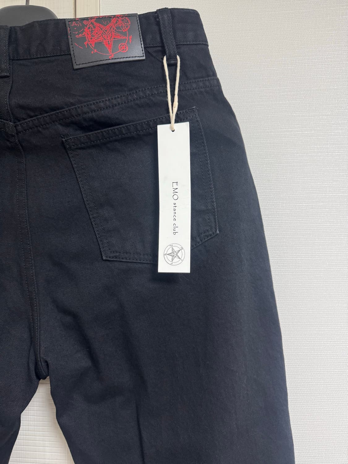 에모스탠스클럽 레더패치 플레어진V2 2size 상품이미지5