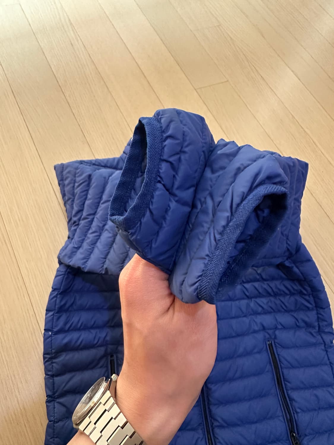 엠포리오아르마니 키즈 오리털 경량패딩자켓 로얄블루 6A 118cm 상품이미지5