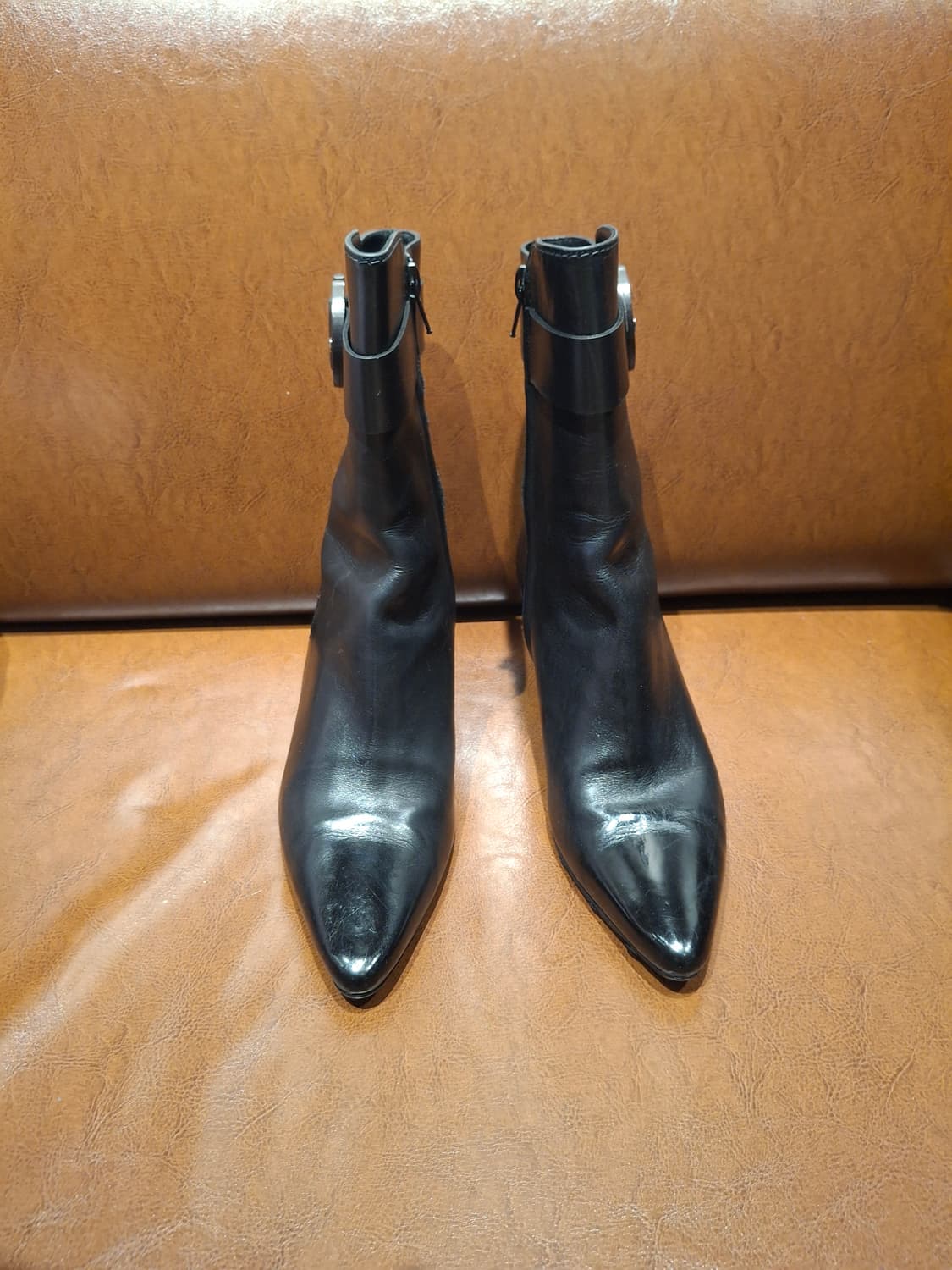 페라가모 블랙앵글부츠(밑창,굽 수선완료) 상품이미지1