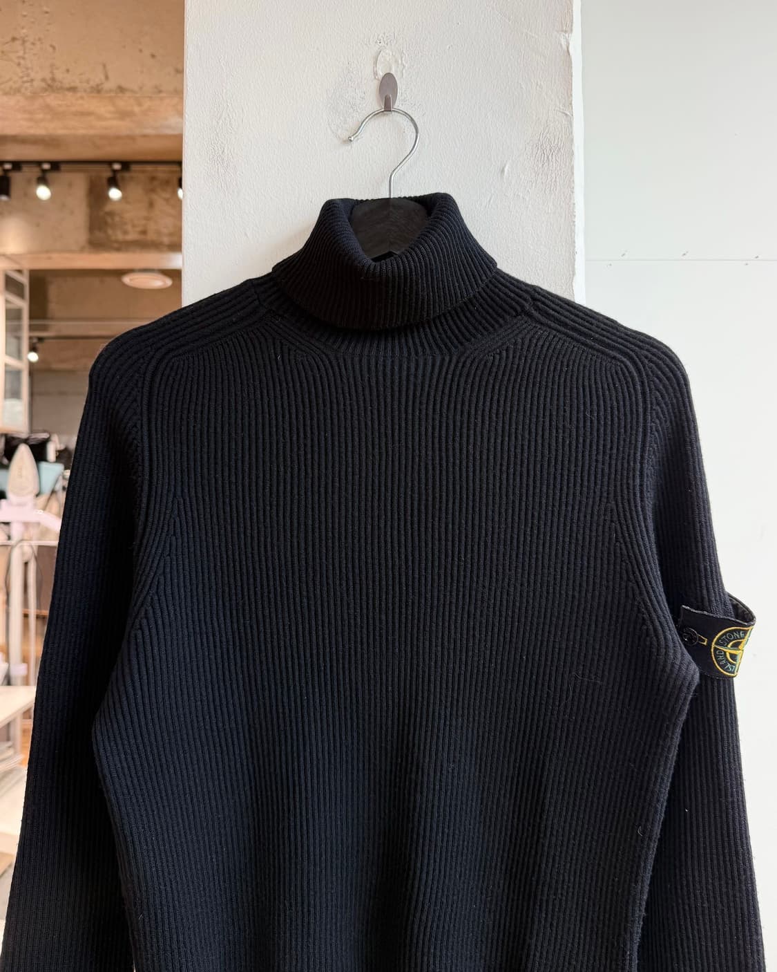 스톤아일랜드 블랙 터틀넥 울 니트  상품이미지3