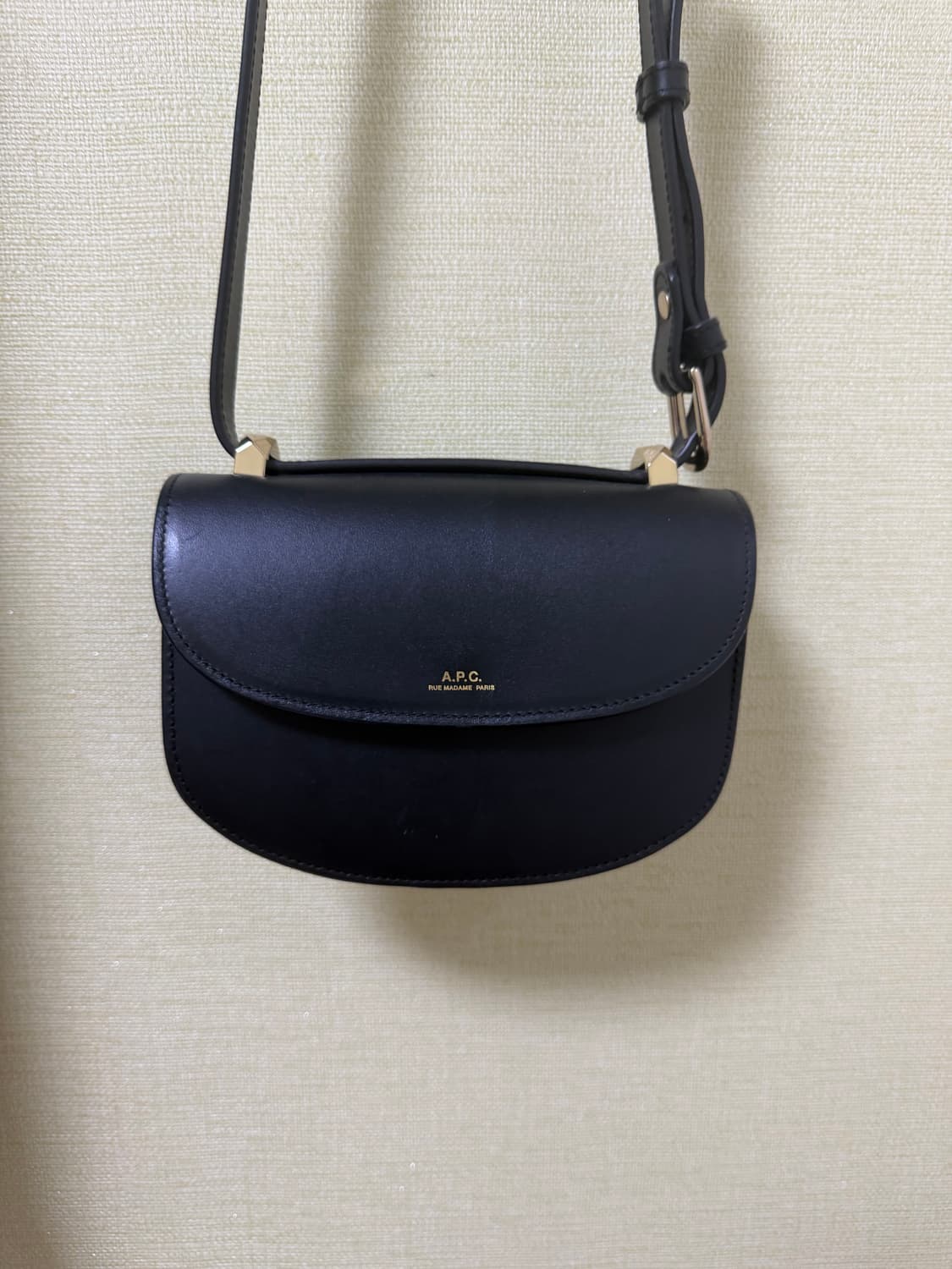 아페쎄 제네바 크로스백 상품이미지1