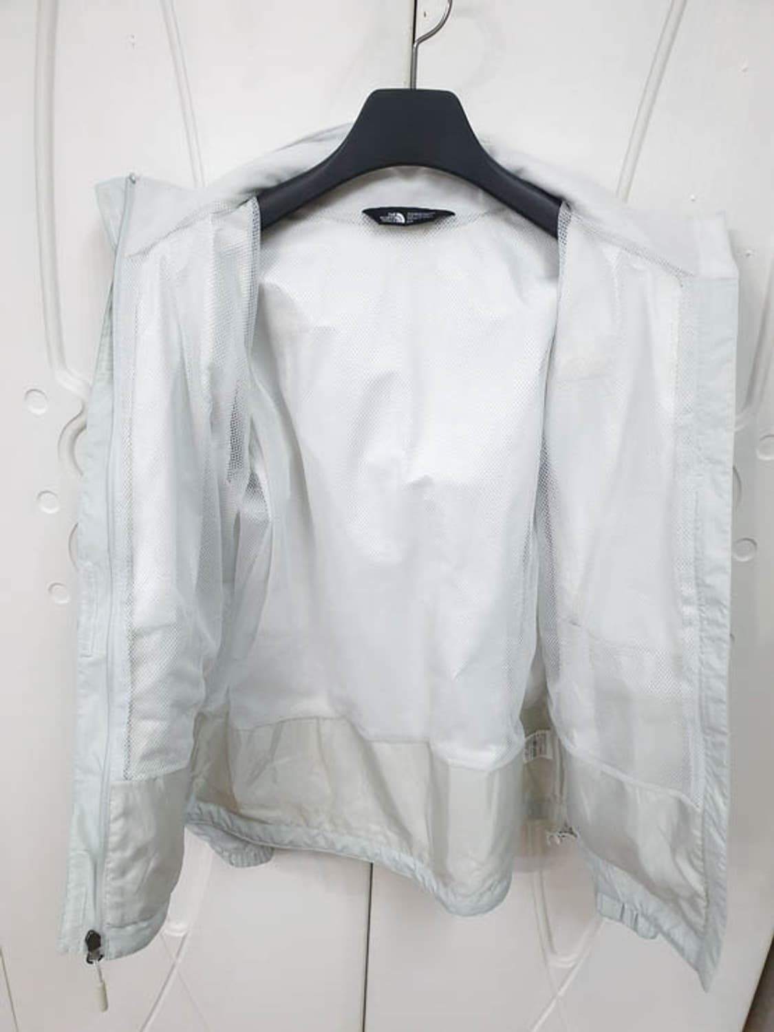 노스페이스 여성 바람막이 자켓 연그레이 S 상품이미지4