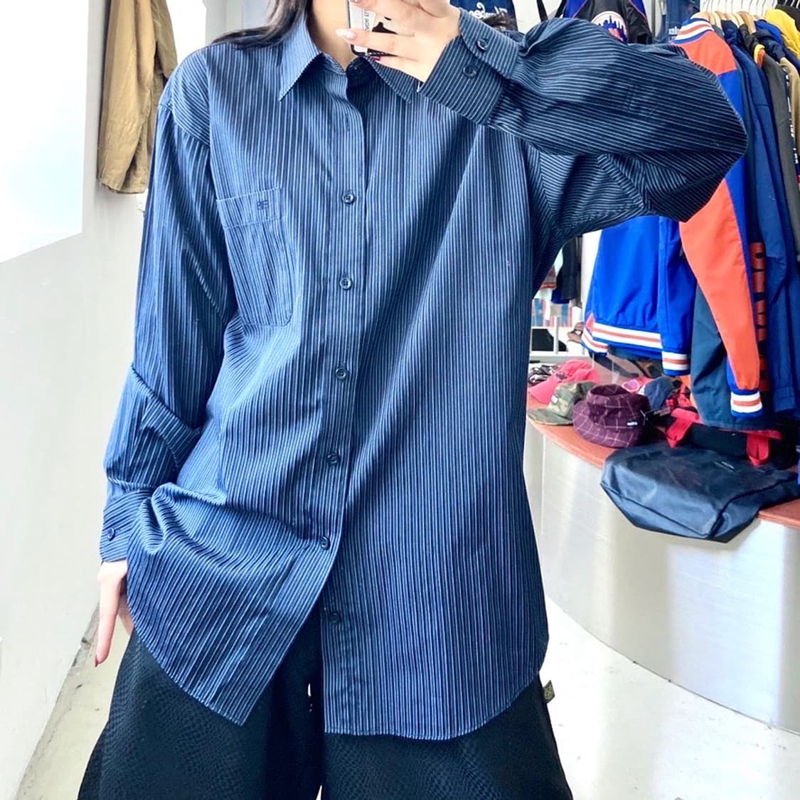 발렌시아가 BB로고 미니멀 핀 스트라이프 셔츠 상품이미지1