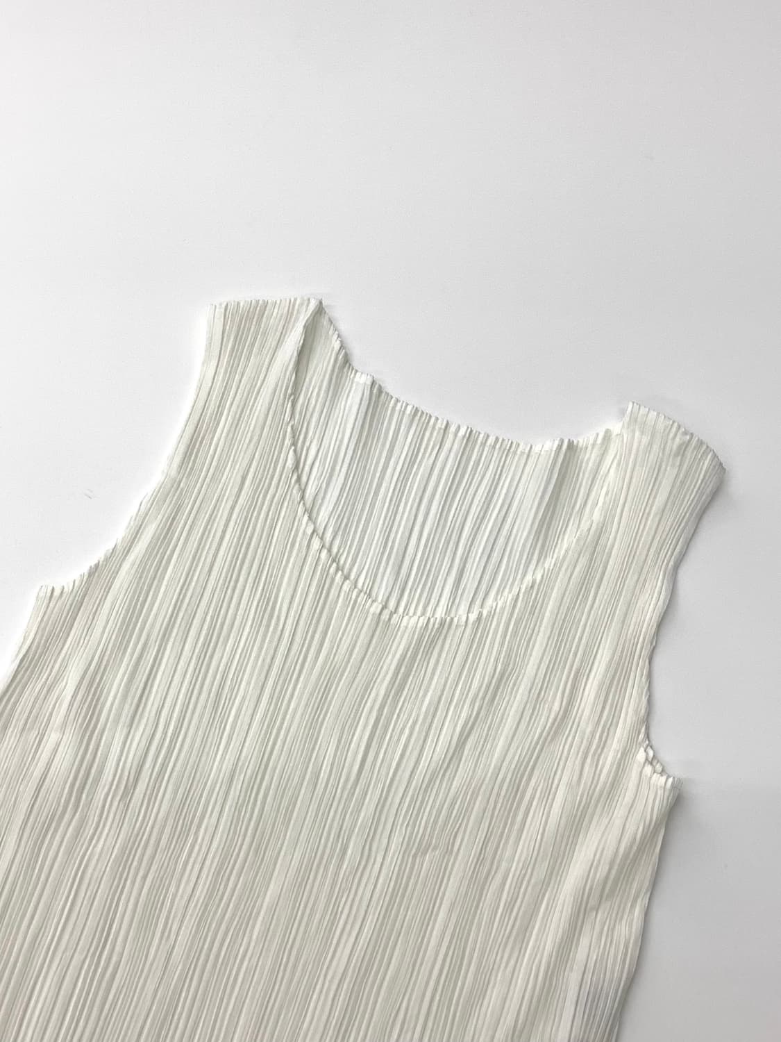 Pleats please 플리츠플리즈 화이트 슬리브리스 원피스 상품이미지5
