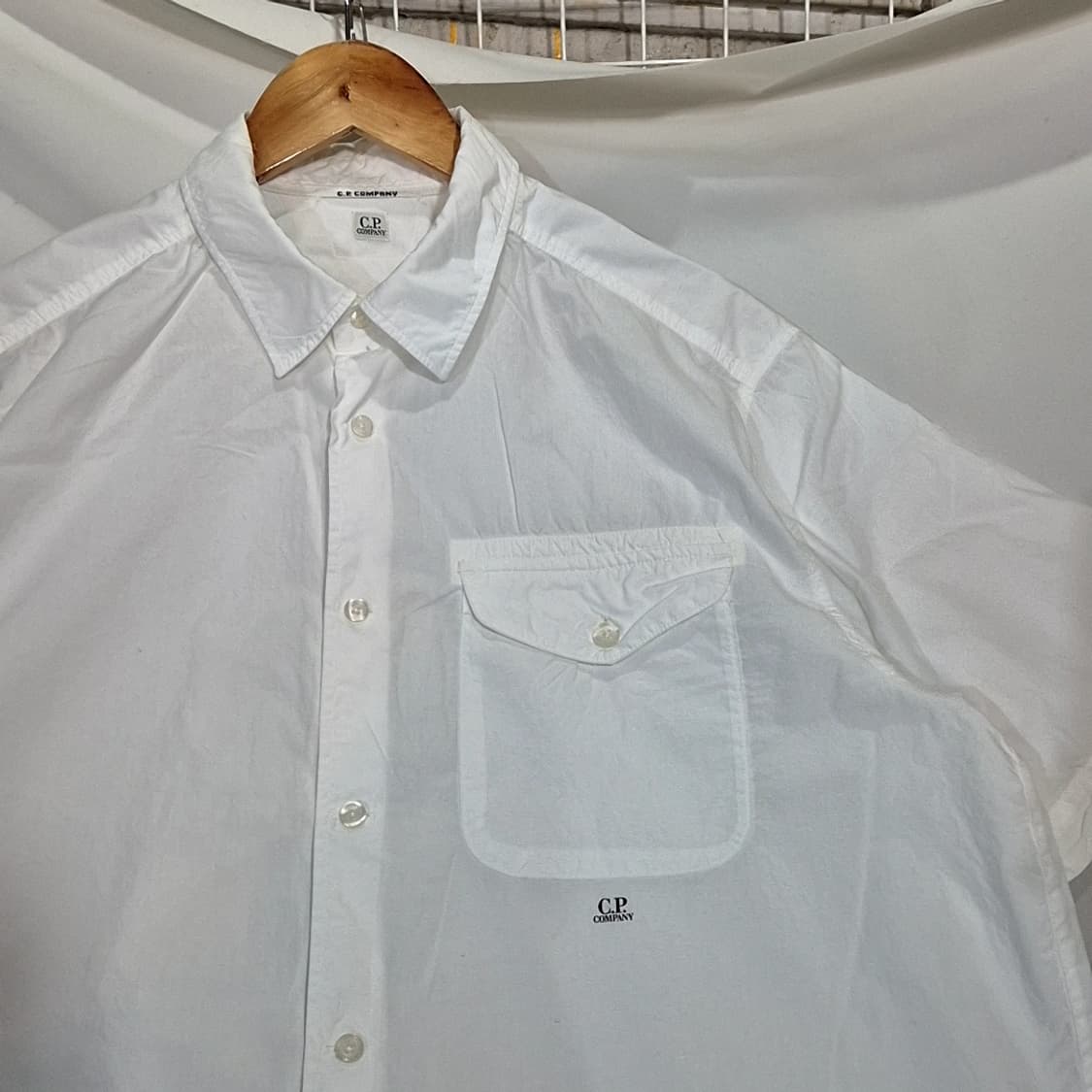 CP컴퍼니 화이트 반팔 셔츠 상품이미지2