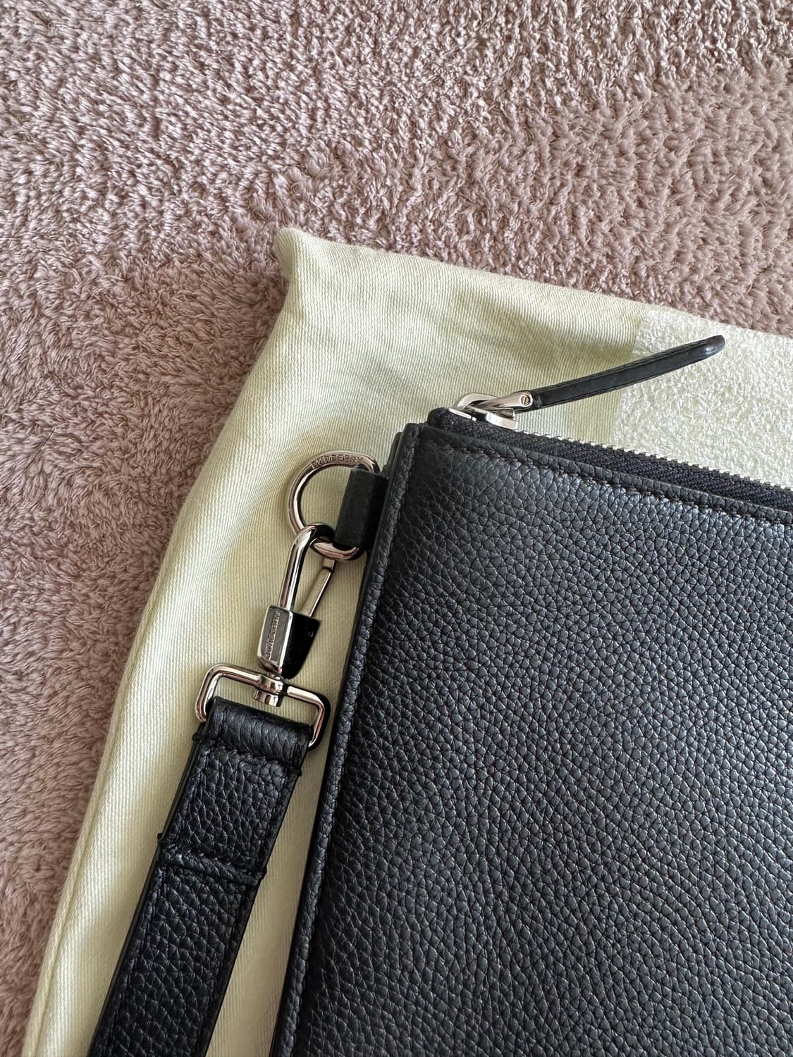 [정품] 남성 버버리 블랙 레더 파우치 클러치(거의 새상품) 상품이미지3