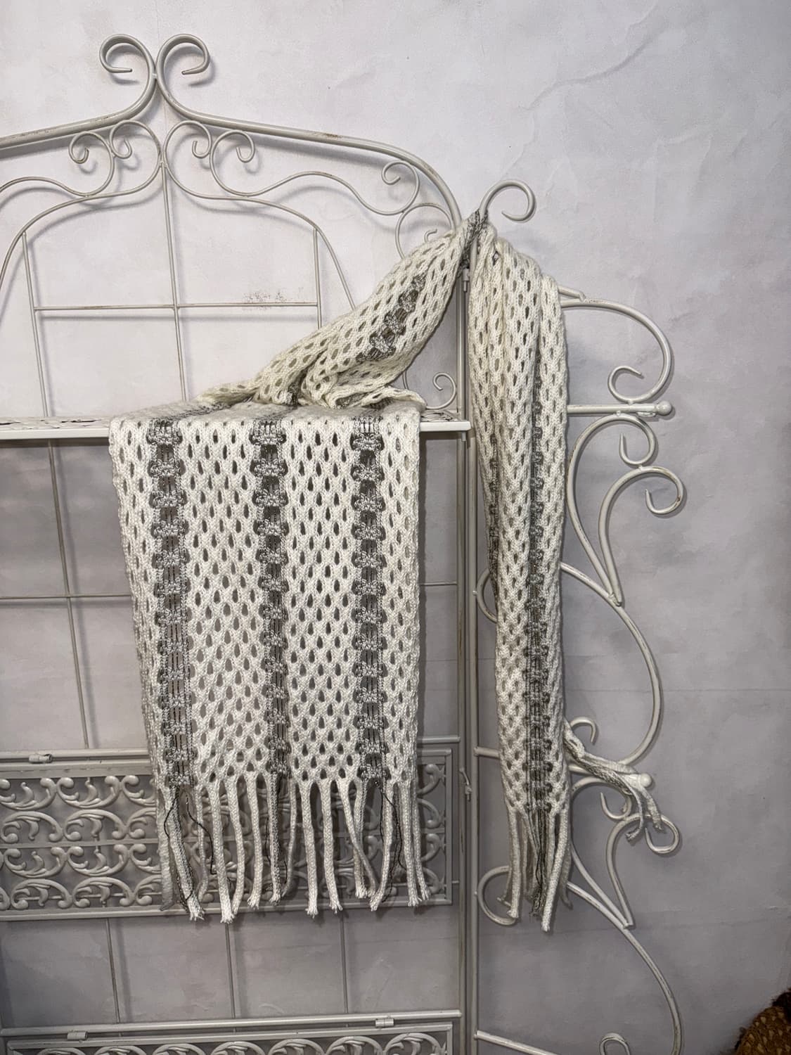 White gray punching knit muffler 상품이미지1