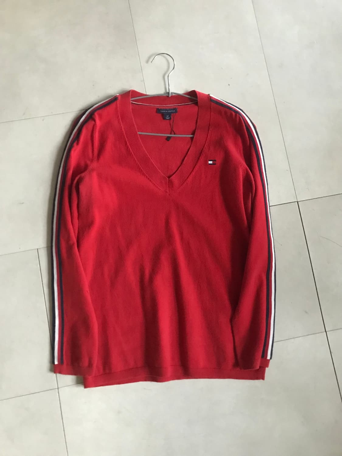 타미힐피거 레드 브이넥 니트 상품이미지9