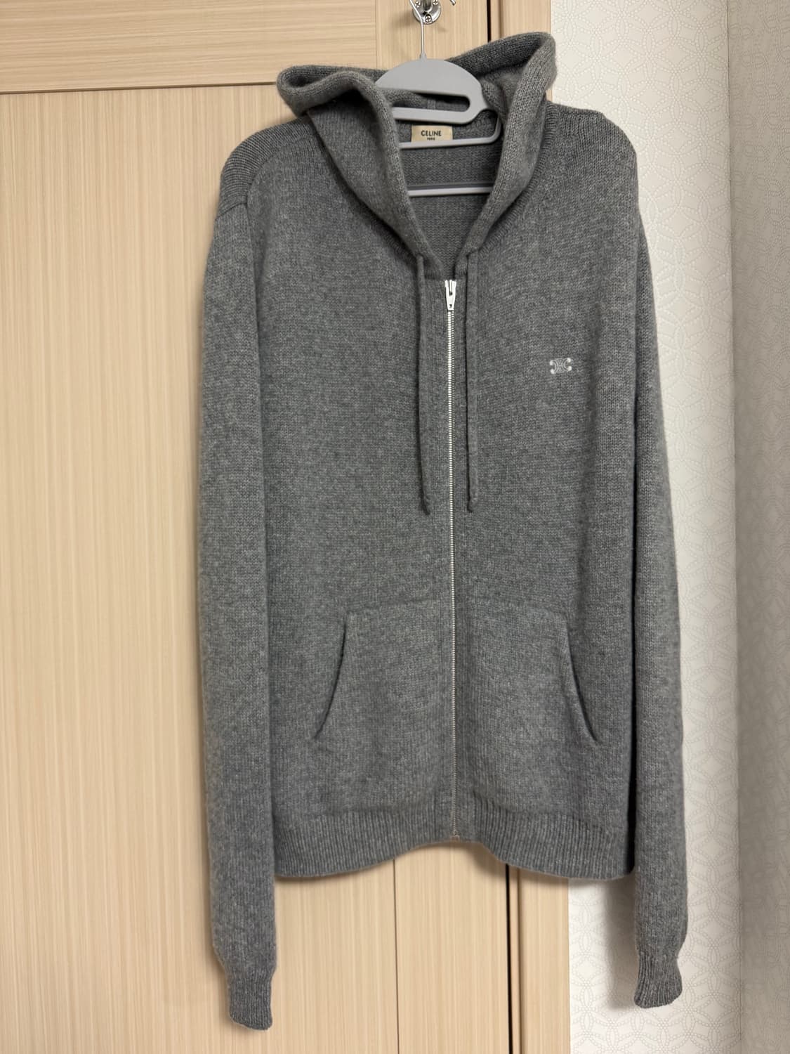 셀린느 트리옹프 자수로고 울 캐시미어 후드집업 상품이미지1