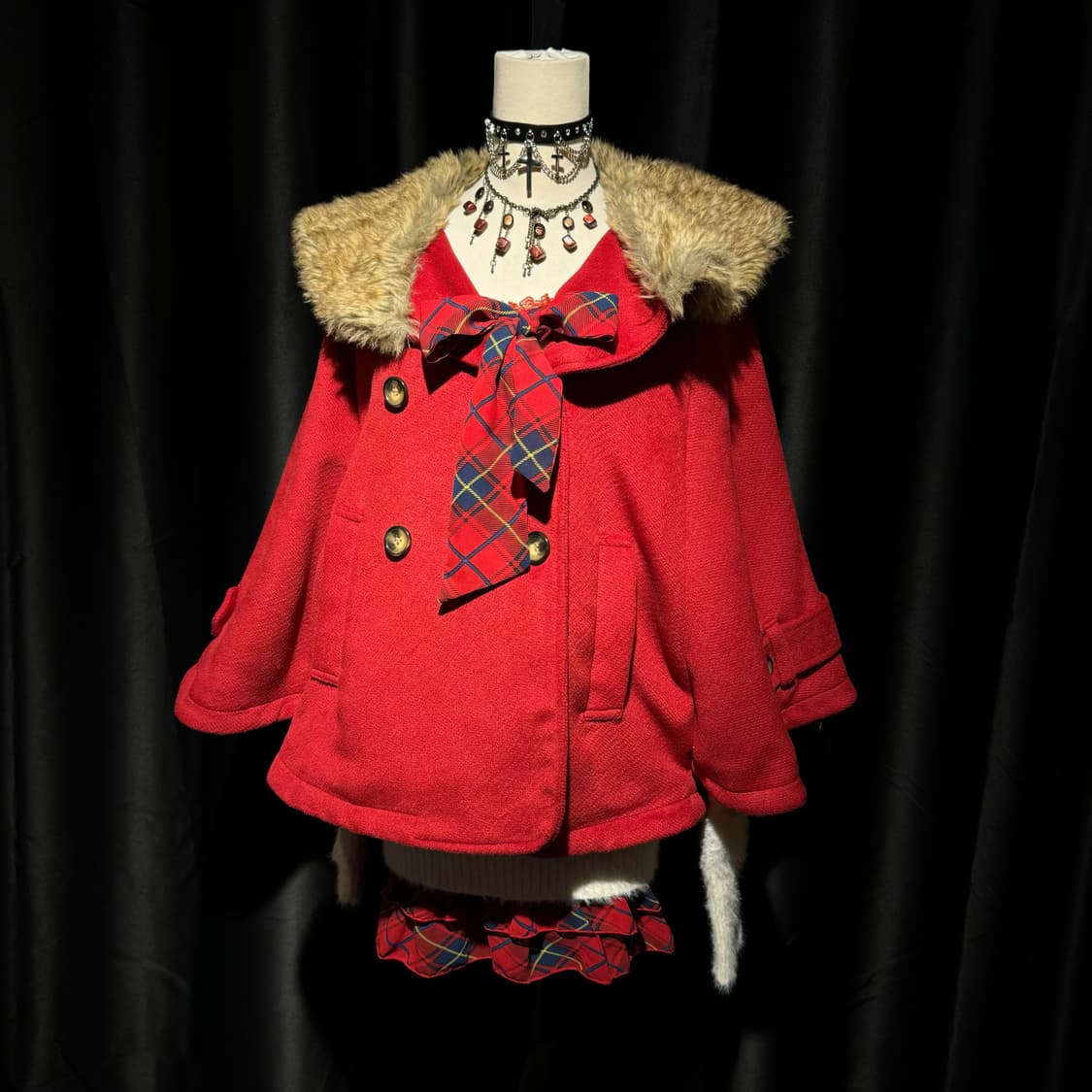 레드 케이프 코트 상품이미지2