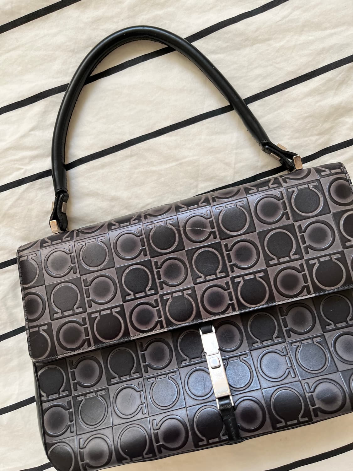 페라가모 간치니 미니백 상품이미지2