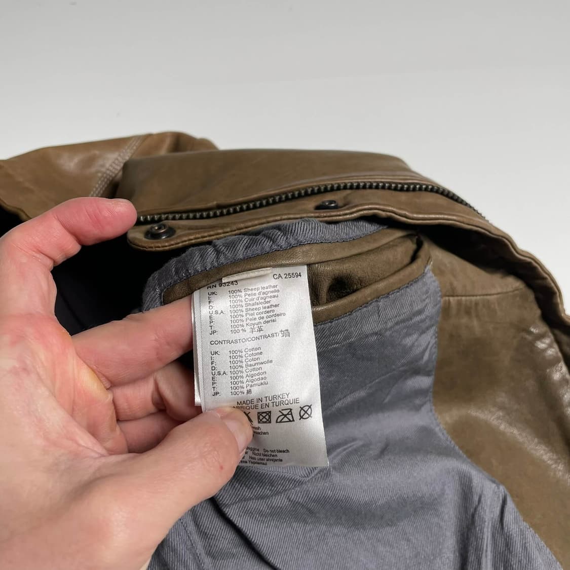 Diesel black gold 슬리브 니트 포인트 레더 자켓 상품이미지8