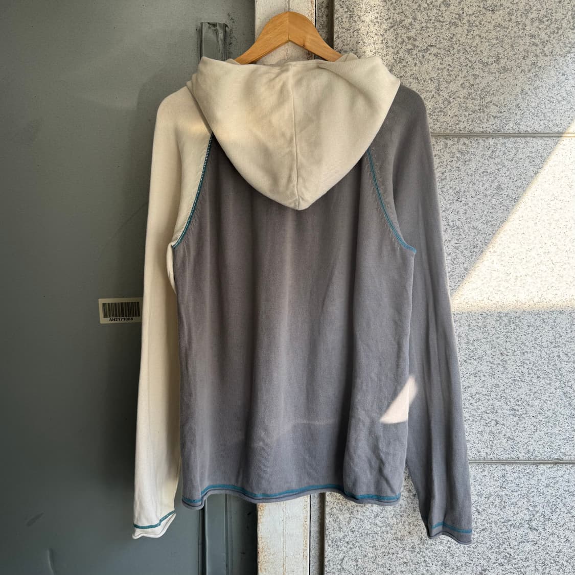 아르마니 익스체인지 스펠아웃 블럭 후디 니트 상품이미지3