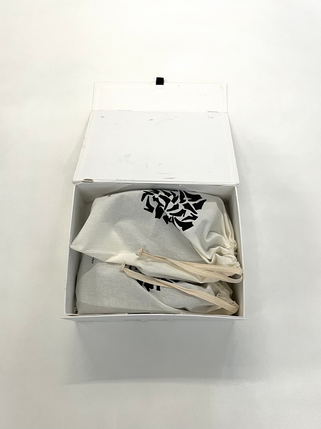 이자벨마랑 퍼포레이티브 레더 바비 스니커즈 상품이미지10