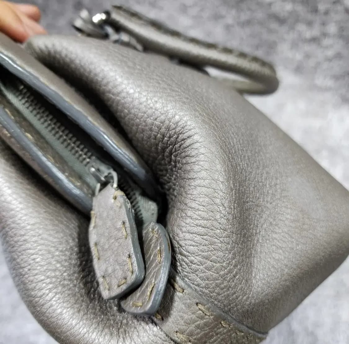 펜디 레더 토트백 상품이미지8