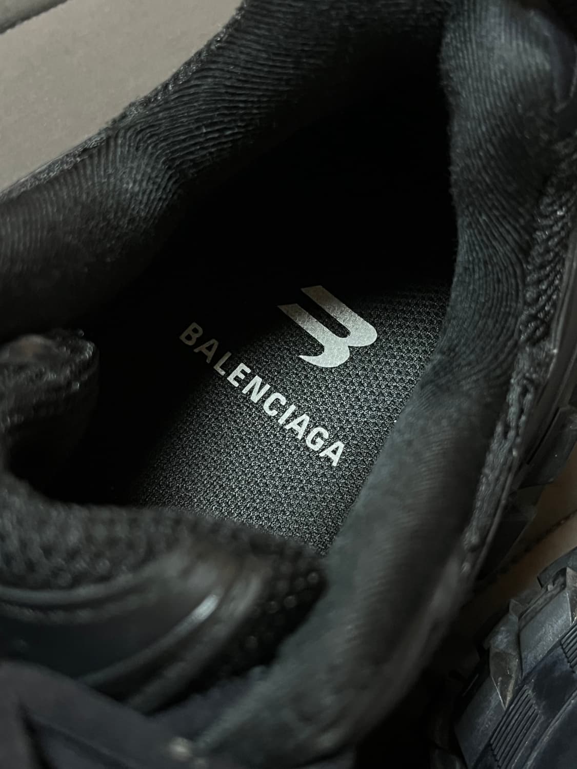 발렌시아가 디펜더  상품이미지6