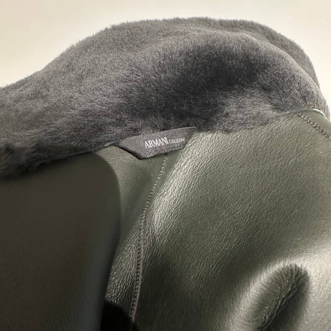 아르마니 꼴레지오니 시어링 어시메트릭 코트 상품이미지6