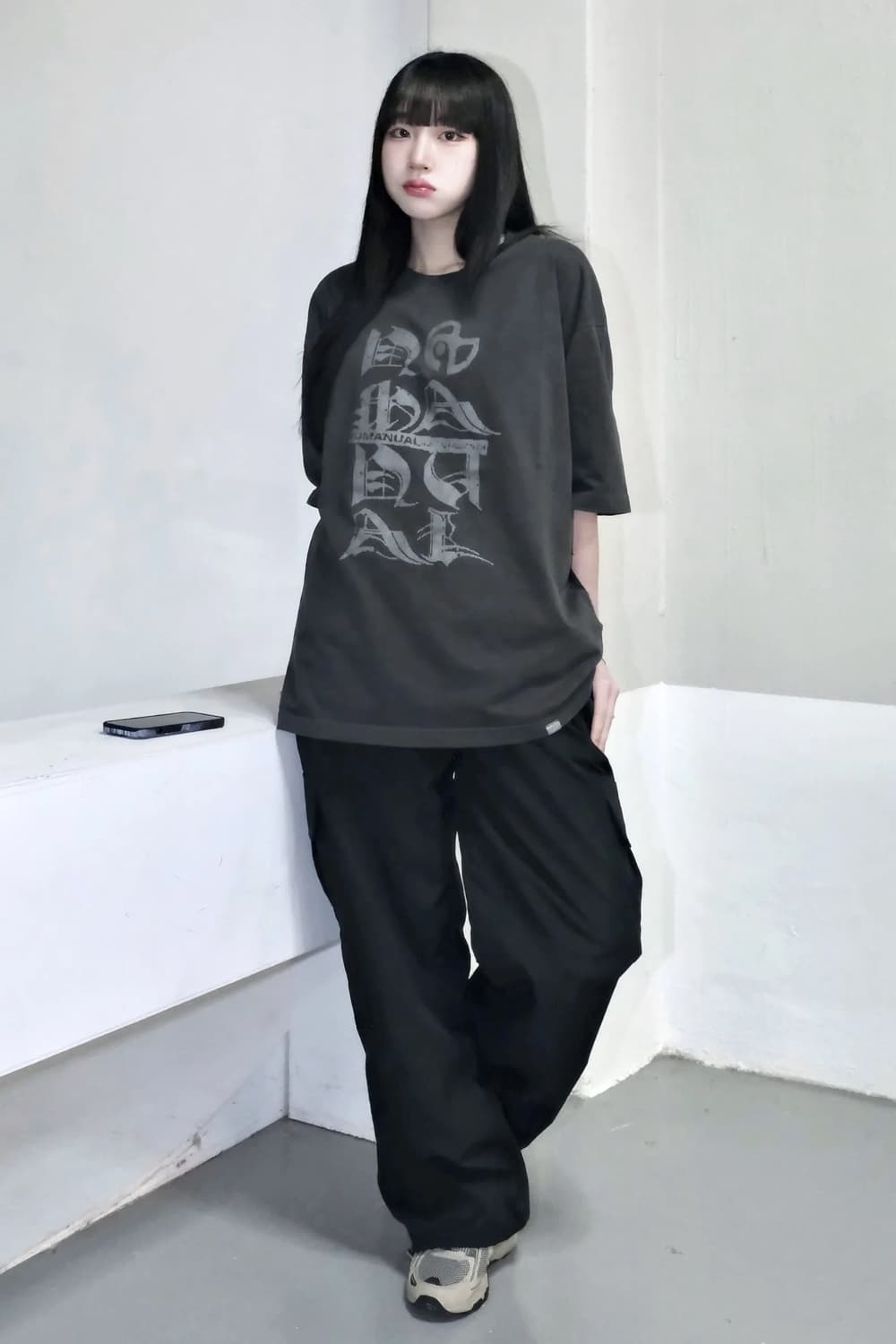 노매뉴얼 블랙 레터 티셔츠 (차콜) M 상품이미지2